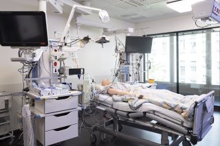 Les dépenses de santé devraient passer la barre des 100 milliards de francs en 2025, selon les prévisions du KOF (photo symbolique). KEYSTONE/ENNIO LEANZA