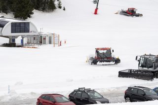 La société Télé-Dôle et ses remontées mécaniques sont désormais à nouveau sur la bonne voie, avec un double soutien, régional et cantonal (archives). Keystone/MARTIAL TREZZINI