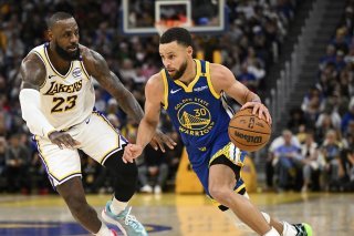 Stephen Curry déborde LeBron James: une image presque trompeurse... KEYSTONE/AP/Eakin Howard