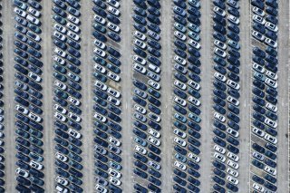 Les voitures hybrides ont pris le contrôle d'un marché automobile européen au ralenti en 2024, tandis que les électriques ont perdu du terrain. (archives) KEYSTONE/AP CHINATOPIX