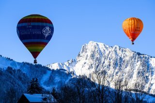 Des dizaines de ballons ont pu s'élever dans le ciel du Pays d'Enhaut ce dimanche (archives). KEYSTONE/JEAN-CHRISTOPHE BOTT