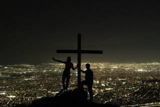 Le gouvernement chilien a décrété mardi l'état d'urgence à Santiago, comme dans une grande partie du pays. Le pays aspire désormais à une journée de calme, après le retour à la normale. KEYSTONE/AP/Matias Basualdo