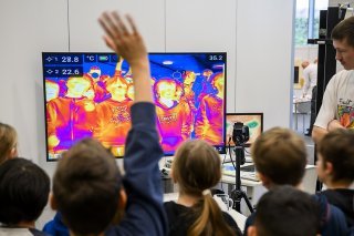 Plus de 13'500 visiteurs au salon MINT (archives). KEYSTONE/JEAN-CHRISTOPHE BOTT