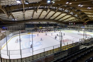 La patinoire des Eaux-Minerales à Morges (VD) va subir de grosses transformations pour devenir un centre multisport et quatre saisons (archives). Keystone/MARTIAL TREZZINI