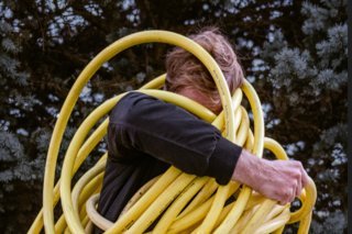 Une exposition pour lever le voile sur les addictions est à voir à l'Hôpital du Valais.