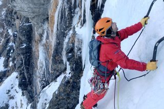 Dans les métiers de montagne, celui de guide fascine toujours autant (ill. le guide Grégoire Carron en action)