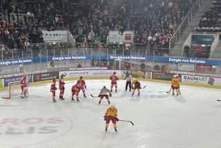 Muet à la Lonza Arena, le HC Sierre (en jaune) est en vacances