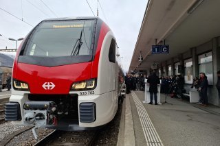 La première rame Flirt Evo, baptisée "Valais-Wallis", prête pour son voyage inaugural