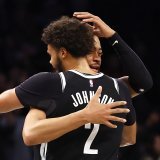 Cameron Johnson (2) a brillé dimanche face à Atlanta KEYSTONE/AP/Noah K. Murray