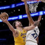 Luka Doncic dans ses oeuvres. KEYSTONE/AP/Eric Thayer