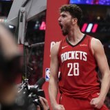 Alperen Sengun (28) et les Rockets ont égalisé à 1-1 face aux Warriors KEYSTONE/AP/Karen Warren