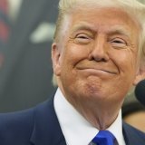 Donald Trump revoit à la baisse les droits de douane instaurés à la Suisse (archives). KEYSTONE/AP/Alex Brandon