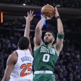 Jayson Tatum (0) et les Celtics ne sont plus menés que 2-1 par les Knicks KEYSTONE/AP/Pamela Smith