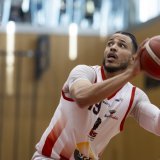 Un succès amplement mérité pour Noé Anabir et les Lions de Genève. KEYSTONE/CYRIL ZINGARO