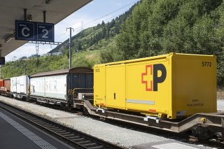 Le nombre de trains de marchandises traversant les Alpes a diminué en 2024 (archives). KEYSTONE/CHRISTIAN BEUTLER