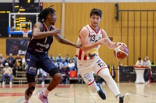 Robert Zinn (à droite) et Genève partent favoris face à Union Neuchâtel et Joanis Maquiesse (archives). KEYSTONE/SALVATORE DI NOLFI