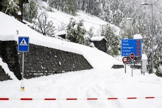 Zermatt s'était retrouvé coupé du monde pendant plusieurs jours après les fortes neiges qui se sont abattues sur le Valais. KEYSTONE/JEAN-CHRISTOPHE BOTT