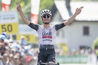 Joao Almeida a signé sa troisième victoire d'étape sur le Tour de Suisse. KEYSTONE/GIAN EHRENZELLER