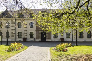 Vernier, ici avec sa mairie, devra revoter pour élire son Conseil municipal (archives). KEYSTONE/SALVATORE DI NOLFI