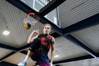 Thomas Jurkovitz et l'équipe de Suisse de 3x3 peuvent croire en leur étoile à Oulan-Bator KEYSTONE/JEAN-CHRISTOPHE BOTT