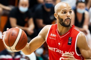 Jonathan Kazadi et la Suisse se sont parés d'argent dans le Mondial de 3x3 KEYSTONE/JEAN-CHRISTOPHE BOTT