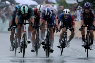 Jonathan Milan (à gauche) a été le plus rapide à Valence KEYSTONE/EPA/CHRISTOPHE PETIT TESSON