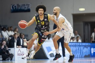 Ryan Muhr (en noir) fait partie des joueurs qui ne porteront plus le maillot du BBC Monthey-Chablais la saison prochaine.