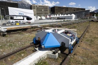 Deux prototypes du projet GRIPIT photographie lors d'une conference de presse de la HES-SO afin de presenter deux prototypes pour imaginer les transports de demain ce mardi, 29 avril 2025 a Sion.
