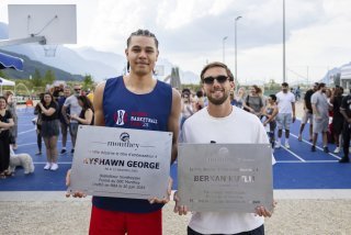 Kyshawn George et Berkan Kutlu, désormais ambassadeurs de la Ville de Monthey.