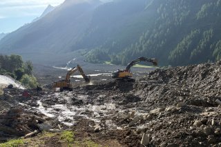 D'importantes questions sur la reconstruction restent ouvertes.