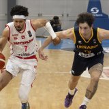 Selim Fofana (à gauche, ici lors du match aller) et la Suisse ont été battus par l'Ukraine à Riga. KEYSTONE/PETER SCHNEIDER