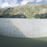 Le développement plus rapide de l'hydroélectricité est l'un des objectifs du décret d'accélération qui vient d'être adopté par le Parlement. (Photo thématique) KEYSTONE/GAETAN BALLY