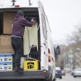 La plupart des jeunes Suisses quittent le nid entre 20 et 30 ans (image d'illustration). KEYSTONE/URS JAUDAS