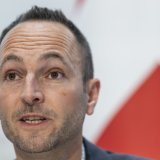 "Les personnes les plus vulnérables sont davantage affectées par le dérèglement climatique", a rappelé, mardi en conférence de presse, le chef du Département de la santé, des affaires sociales et de la culture, Mathias Reynard (phto d'archives). KEYSTONE/ALESSANDRO DELLA VALLE