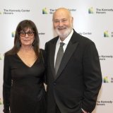 Le réalisateur américain Rob Reiner et son épouse Michele Singer ont été retrouvés morts à leur domicile californien. (archives) KEYSTONE/EPA/Ron Sachs / POOL
