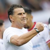 Invaincus depuis le début de la saison, Didier Tholot et le FC Sion attendent le champion bâlois samedi soir à Tourbillon.