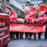 Les membres du syndicat Unia ont manifesté dans la rue, lors du 5e congres ordinaire du syndicat Unia, ce jeudi à Brigue