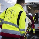 La violence émane souvent des patients eux-mêmes, parfois sous l'influence de l'alcool ou de stupéfiants, mais aussi de leur entourage ou de tiers sur place