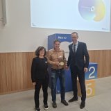 de gauche à droite : luciana Vaccaro rectrice de la HES-SO, Henning Müller et Olivier Curty Conseiller d'Etat, en charge du département de l’économie, de l’emploi et de la formation professionnelle