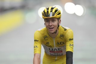 Tadej Pogacar avait du mal à masquer une certaine lassitude dimanche soir KEYSTONE/AP/Thibault Camus