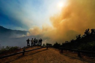 Plusieurs feux de forêt font rage depuis des jours dans tout le Portugal et dans une partie de l'Espagne. KEYSTONE/EPA LUSA/HUGO DELGADO
