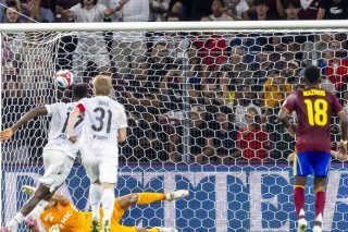 Rafiu Durosinmi inscrit le penalty décisif pour Plzen KEYSTONE/EPA/SALVATORE DI NOLFI