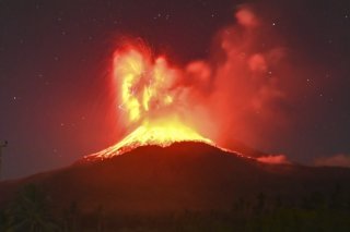 Le volcan Lewotobi Laki-Laki est entré en éruption. KEYSTONE/EPA/PVMBG/HANDOUT