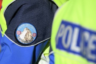 Selon la Police cantonale valaisanne, le sinistre a été maîtrisé en deux heures (photo d'illustration). KEYSTONE/LAURENT GILLIERON