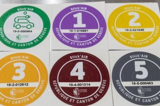 Seuls certains véhicules pourront circuler dans le centre du canton de Genève en raison d'un pic de pollution (archives). KEYSTONE/MARTIAL TREZZINI