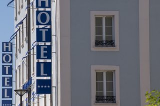 Le mois de juillet devrait donc participer à la croissance du secteur affichée depuis le début de l'année. De janvier à juin, l'hôtellerie suisse a enregistré 20,4 millions de nuitées, en hausse de 1,4%. KEYSTONE/MARTIAL TREZZINI