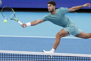 Carlos Alcaraz n'a pas dû s'employer trop longtemps lundi KEYSTONE/EPA/MARK LYONS