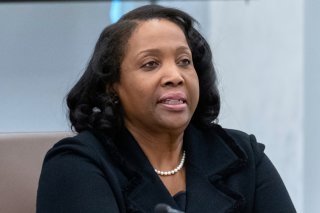 Le président américain Donald Trump a annoncé en début de semaine à Lisa Cook qu'elle était "limogée avec effet immédiat". KEYSTONE/AP/Mark Schiefelbein