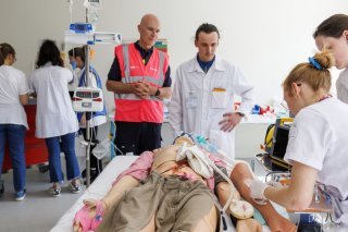 Un renforcement de la formation professionnelle supérieure a pour but de pallier la pénurie de main-d'oeuvre qualifiée (illustration). KEYSTONE/SALVATORE DI NOLFI