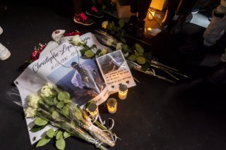 Le procès en appel du jeune qui a poignardé à mort un Portugais de 22 ans dans un parking souterrain à Genève en 2019 s'est ouvert mardi. En 2024, il avait été reconnu coupable d'assassinat (archives). KEYSTONE/MARTIAL TREZZINI